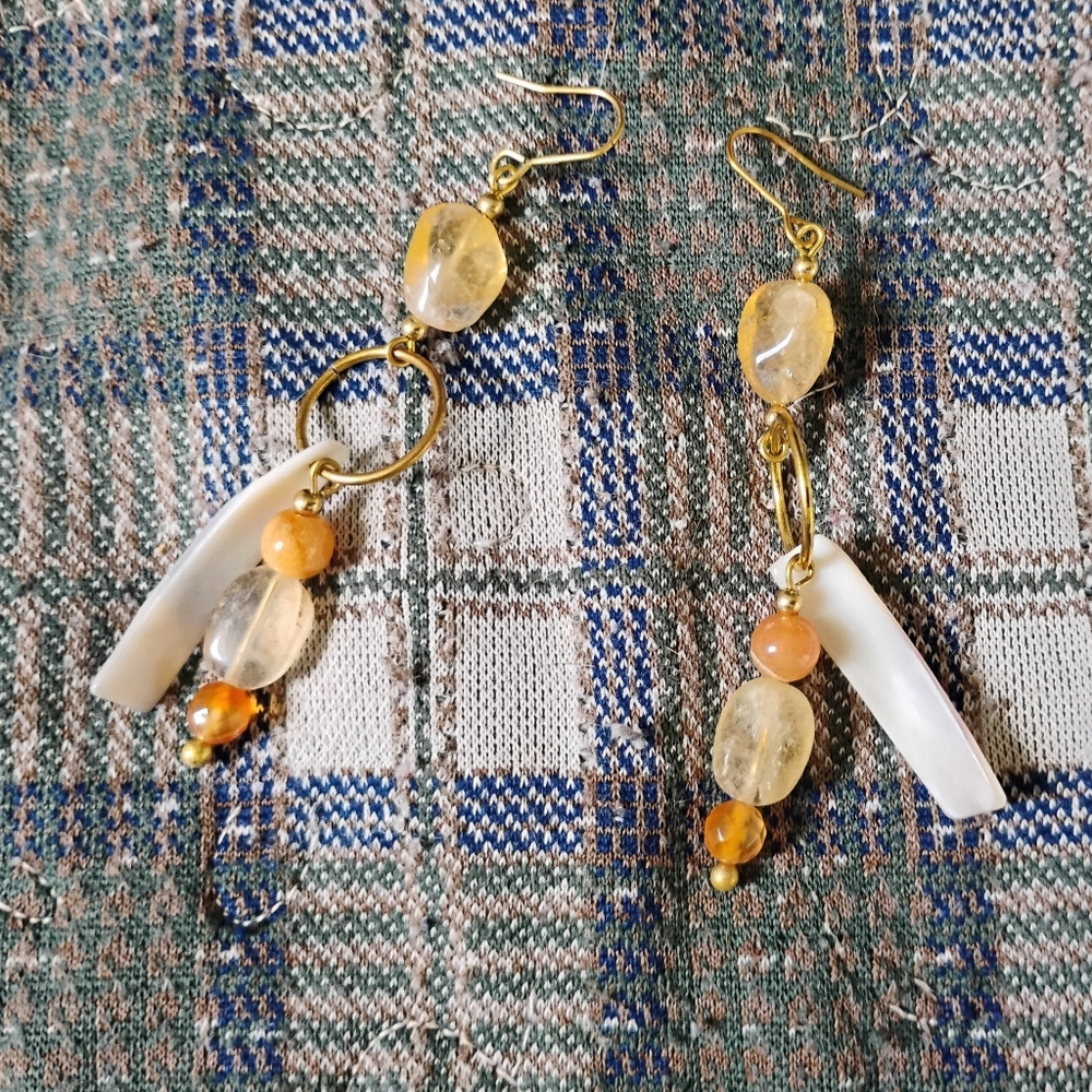 Peachy Keen Stone Dangle Earrings